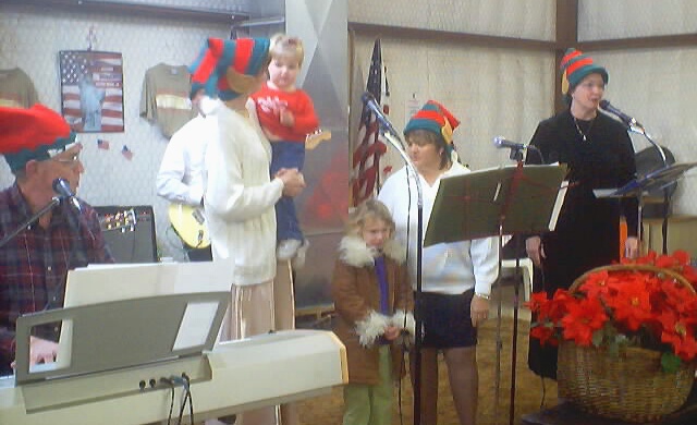 decvfd2003-singing-happybirthday-toholly.jpg